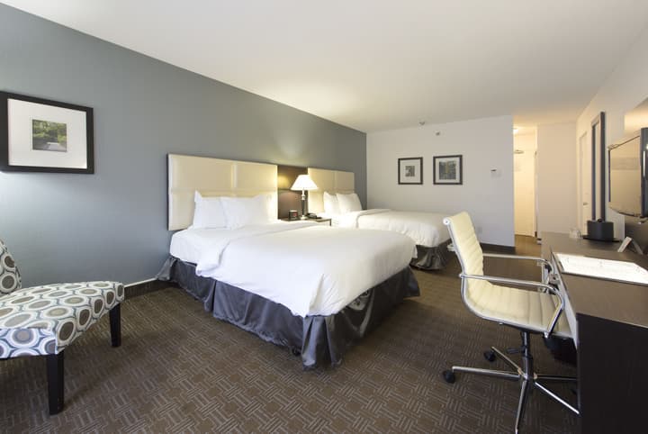Toronto Don Valley Hotel and Suites