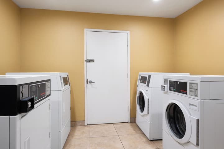 Solara Inn and Suites
