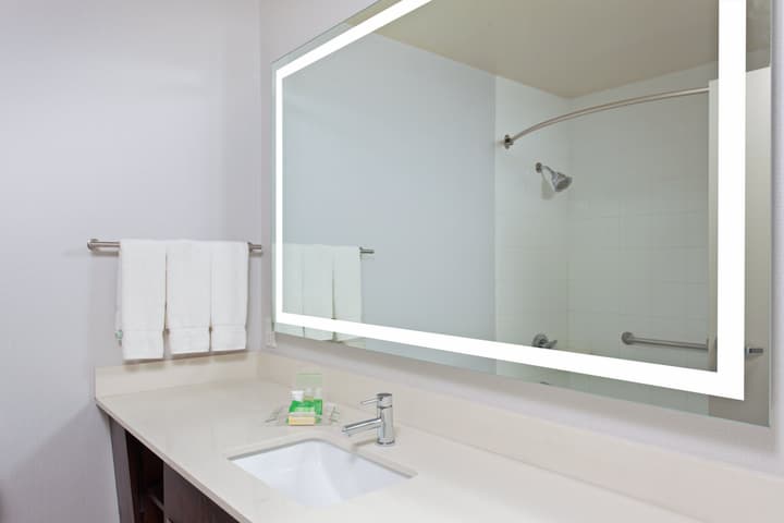 Holiday Inn Los Angeles - LAX Airport by IHG