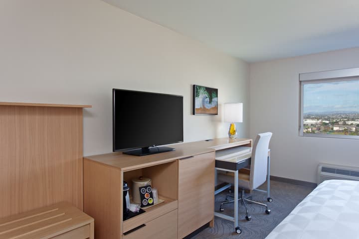 Holiday Inn Los Angeles - LAX Airport by IHG