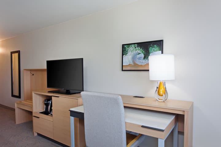 Holiday Inn Los Angeles - LAX Airport by IHG