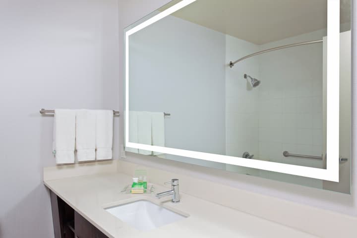 Holiday Inn Los Angeles - LAX Airport by IHG