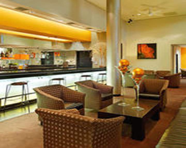 Ramada Plaza by Wyndham West Hollywood Hotel & Suites