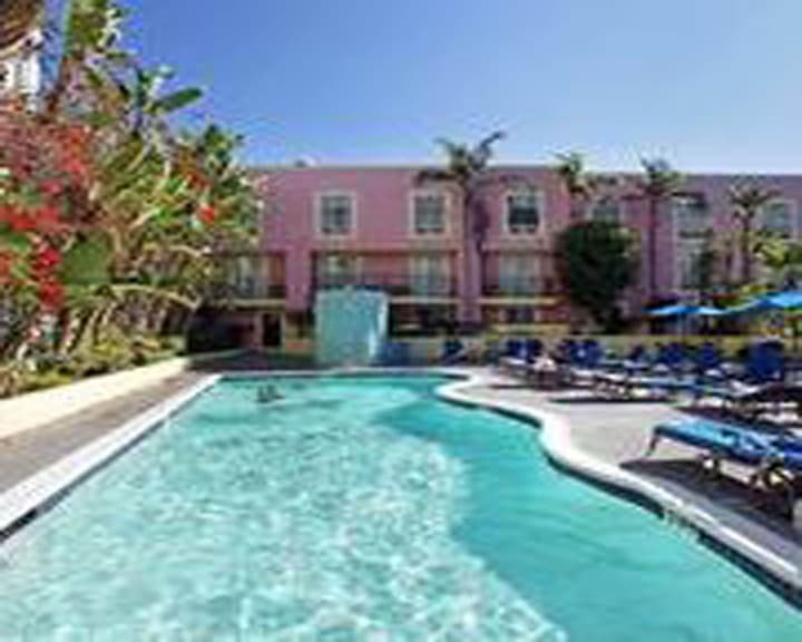 Ramada Plaza by Wyndham West Hollywood Hotel & Suites