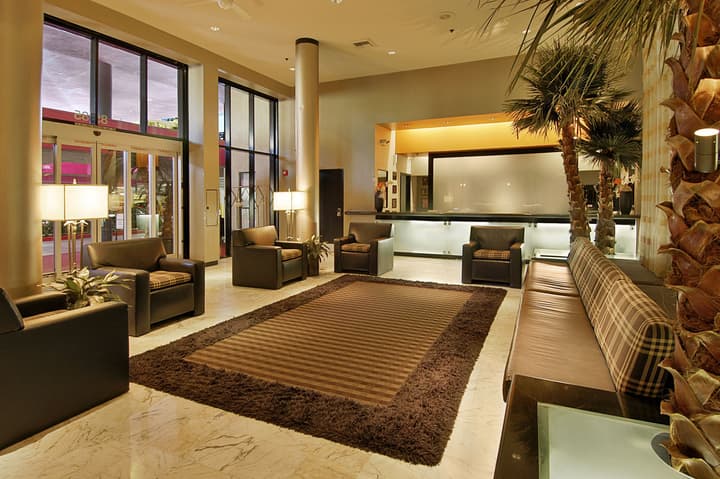 Ramada Plaza by Wyndham West Hollywood Hotel & Suites