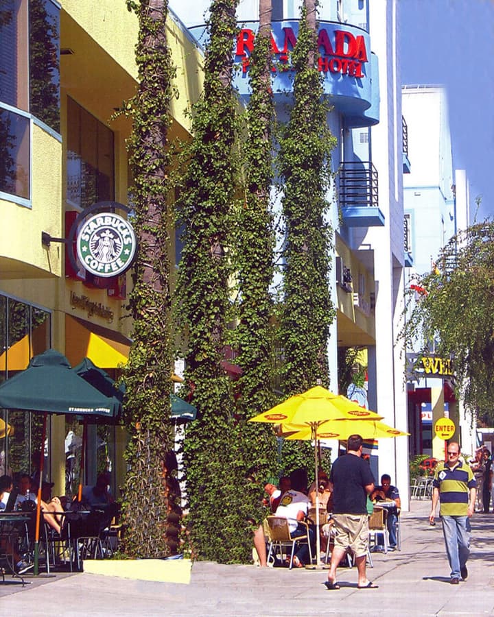 Ramada Plaza by Wyndham West Hollywood Hotel & Suites