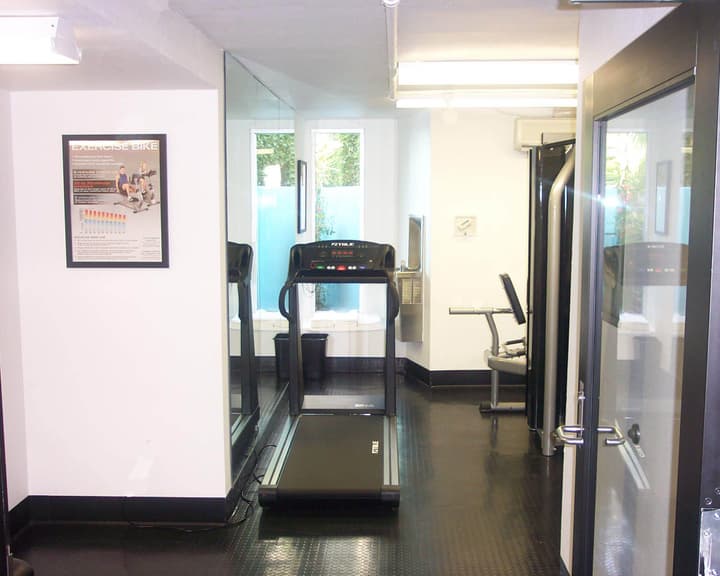 Ramada Plaza by Wyndham West Hollywood Hotel & Suites