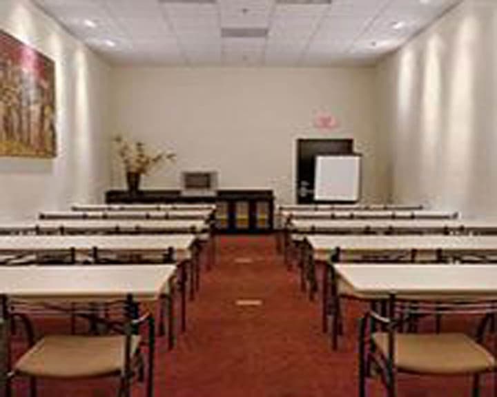 Ramada Plaza by Wyndham West Hollywood Hotel & Suites