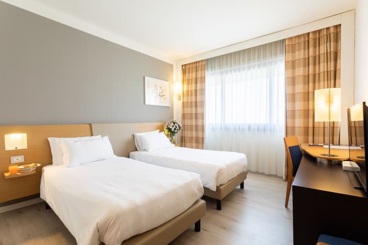 Living Place Hotel