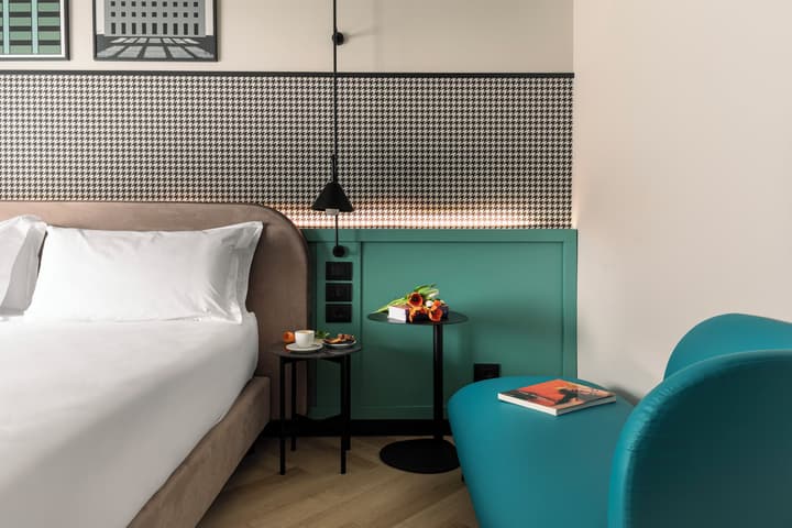 Living Place Hotel