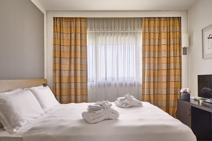 Living Place Hotel