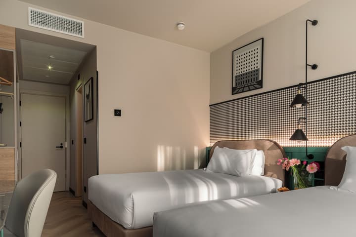 Living Place Hotel