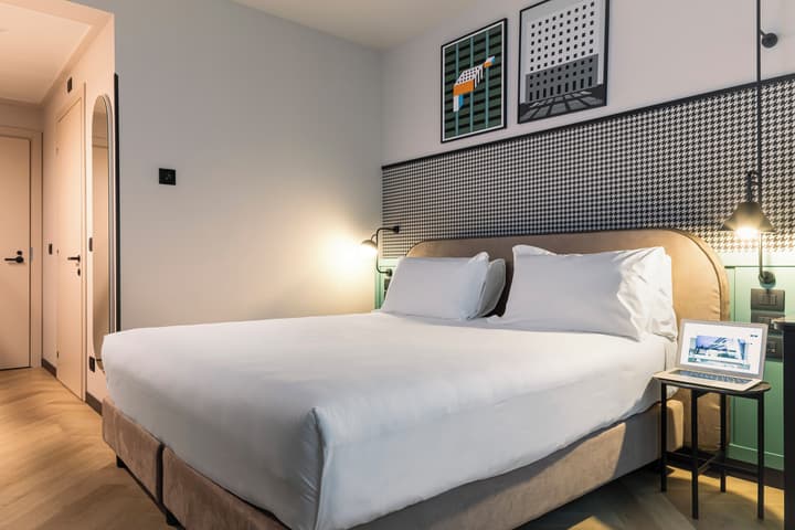 Living Place Hotel