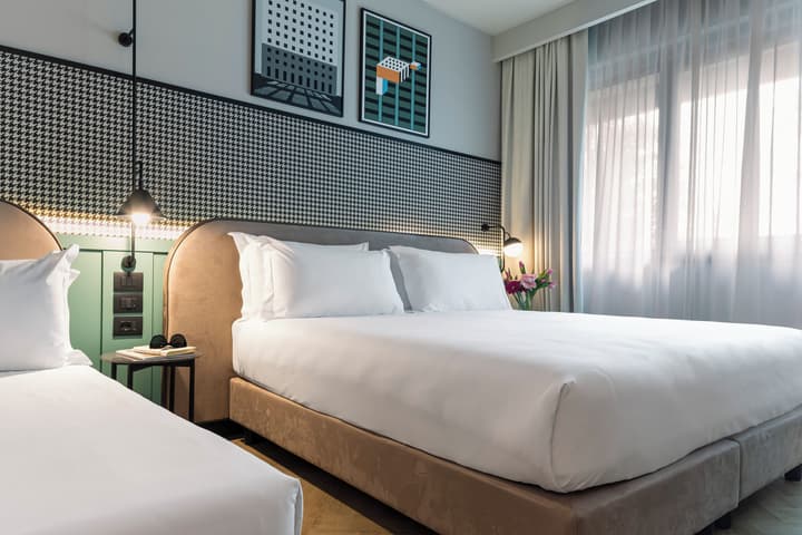 Living Place Hotel