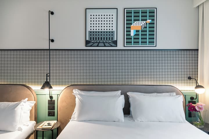 Living Place Hotel