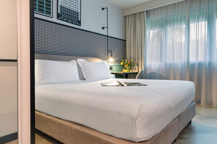 Living Place Hotel