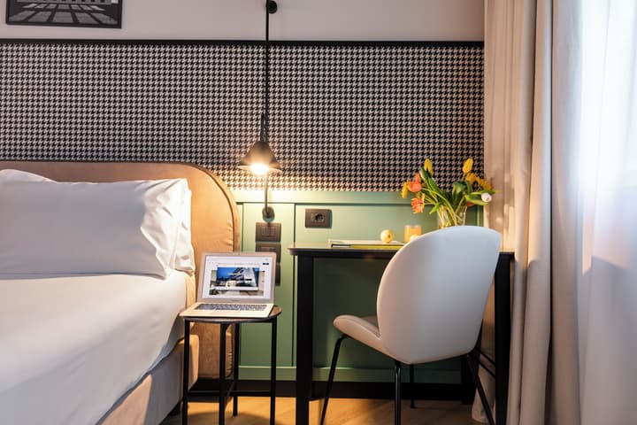Living Place Hotel
