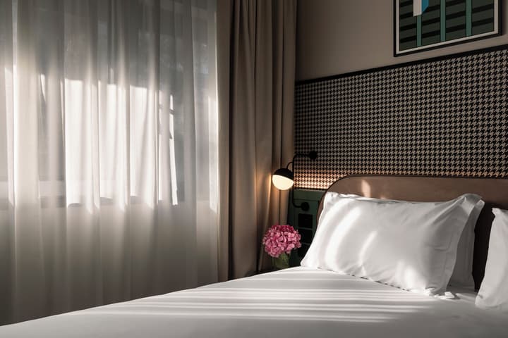 Living Place Hotel