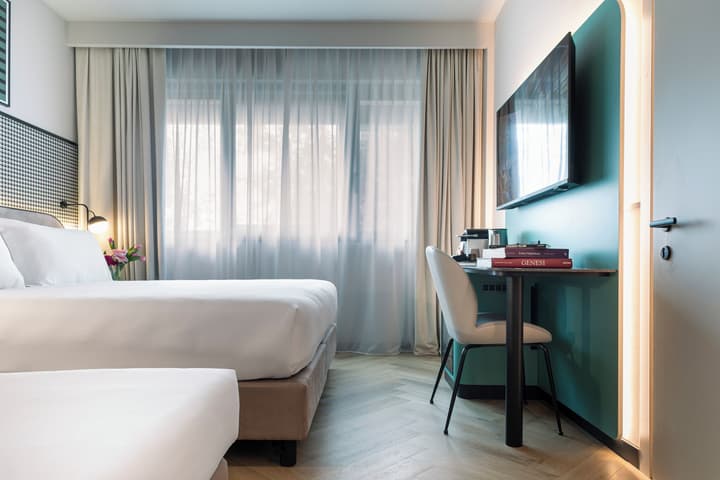 Living Place Hotel