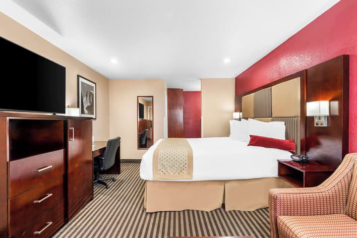 Best Western Plus Yosemite Way Station Motel