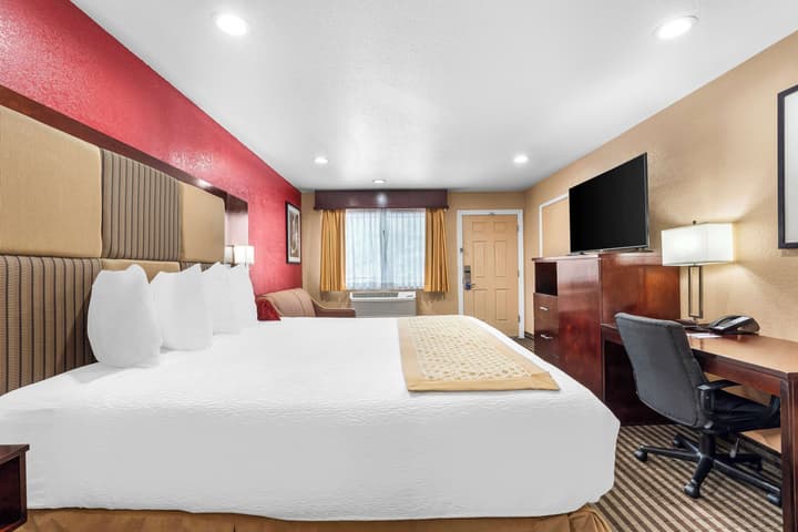 Best Western Plus Yosemite Way Station Motel