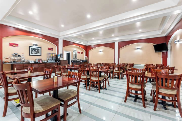 Best Western Plus Yosemite Way Station Motel