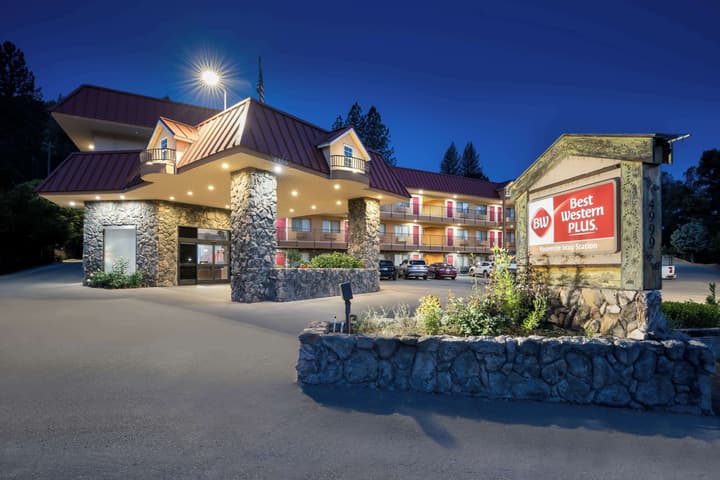 Best Western Plus Yosemite Way Station Motel