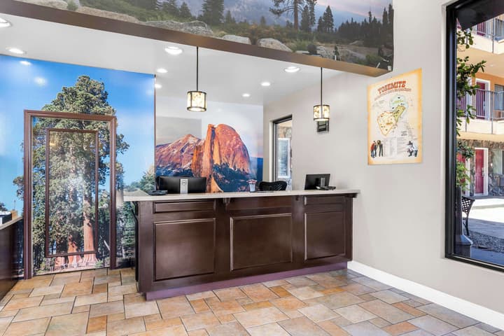 Best Western Plus Yosemite Way Station Motel