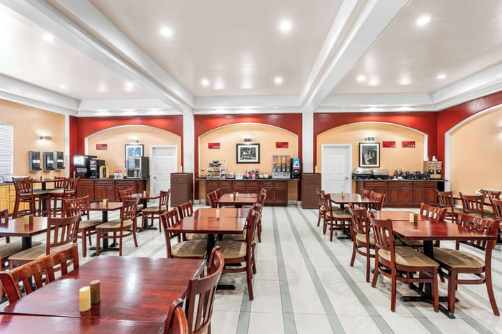 Best Western Plus Yosemite Way Station Motel