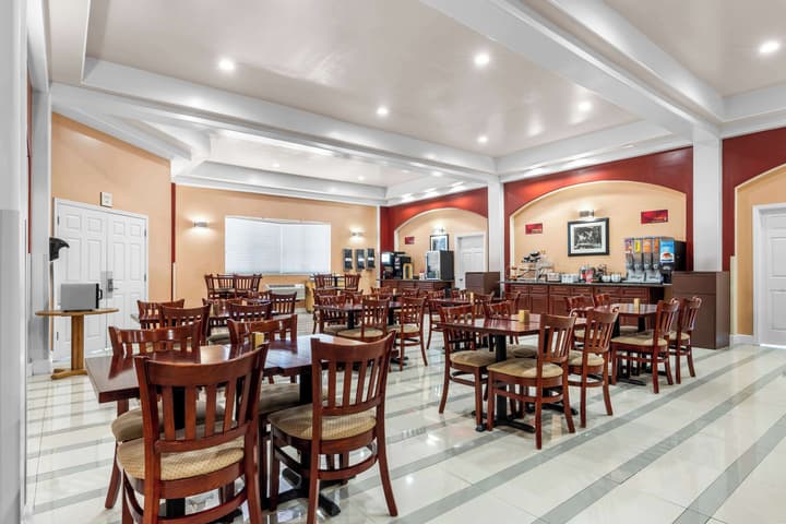 Best Western Plus Yosemite Way Station Motel