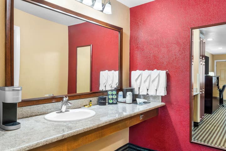 Best Western Plus Yosemite Way Station Motel