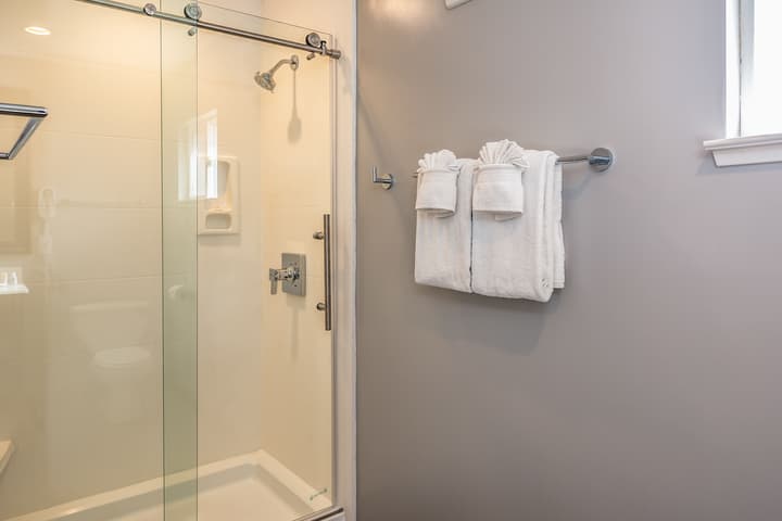 The Inn at 1252