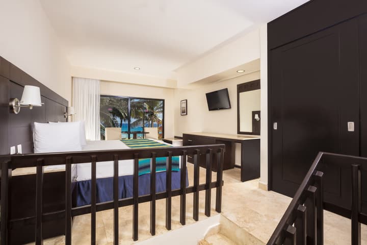 Crown Paradise Club Cancun All Inclusive