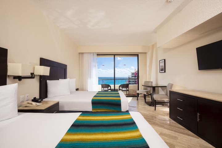 Crown Paradise Club Cancun All Inclusive
