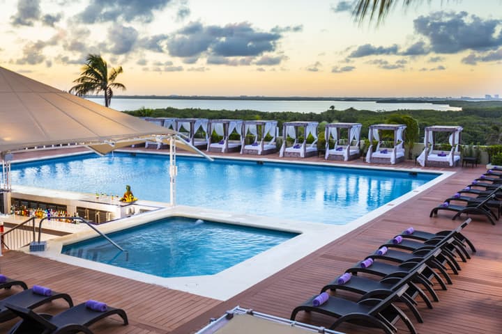 Crown Paradise Club Cancun All Inclusive