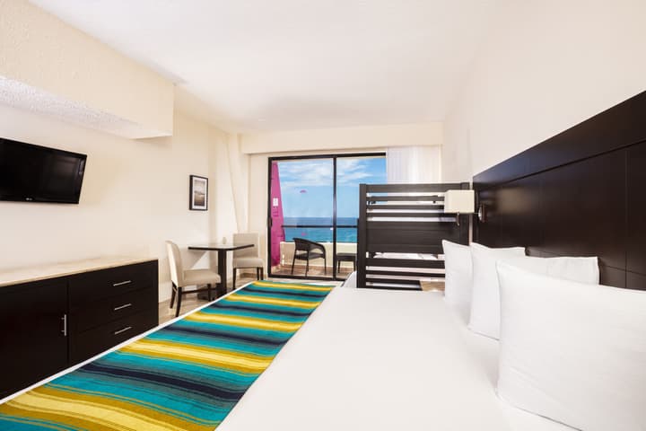 Crown Paradise Club Cancun All Inclusive
