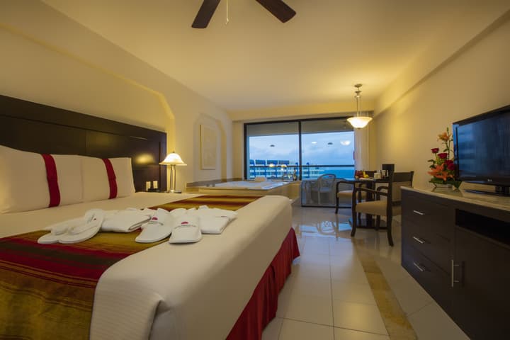 Crown Paradise Club Cancun All Inclusive