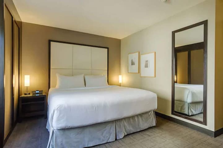 Arc The Hotel