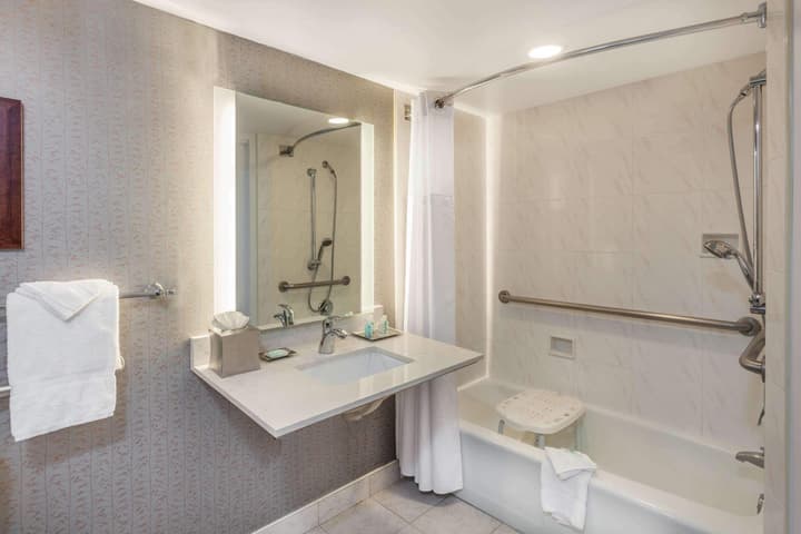Wyndham Visalia
