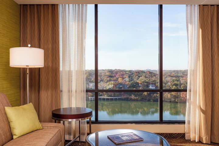 Holiday Inn Austin -Town Lake by IHG