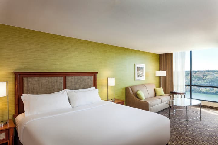 Holiday Inn Austin -Town Lake by IHG