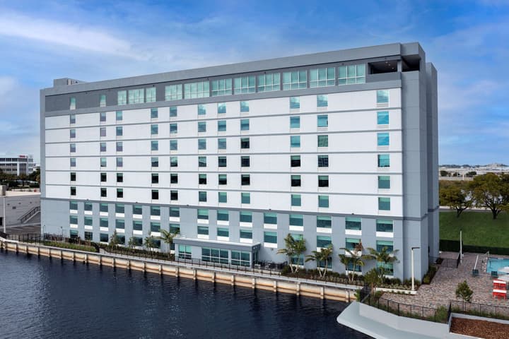 TRU by Hilton Miami Airport South Blue Lagoon, FL