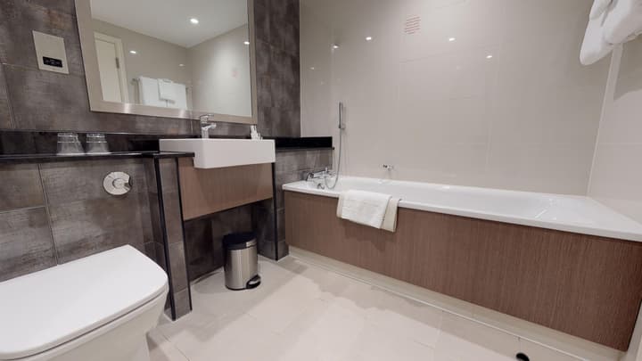 Holiday Inn London - Kensington High St. by IHG
