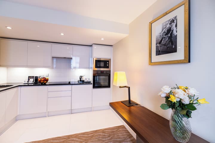 Holiday Inn London - Kensington High St. by IHG