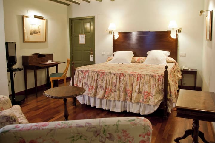 Las Casas de la Judería, Sevilla Historic City Center