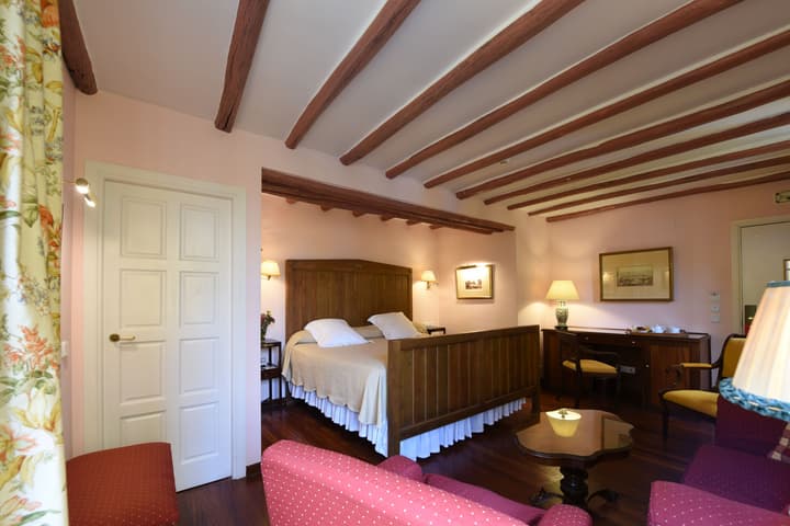 Las Casas de la Judería, Sevilla Historic City Center
