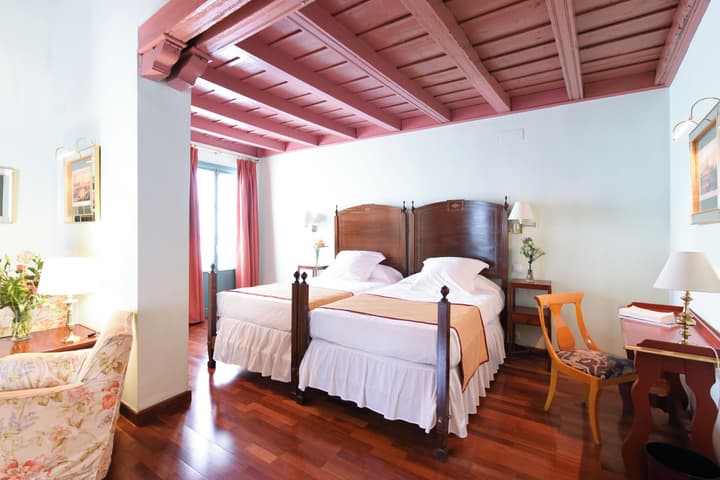 Las Casas de la Judería, Sevilla Historic City Center