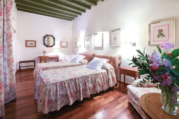 Las Casas de la Judería, Sevilla Historic City Center