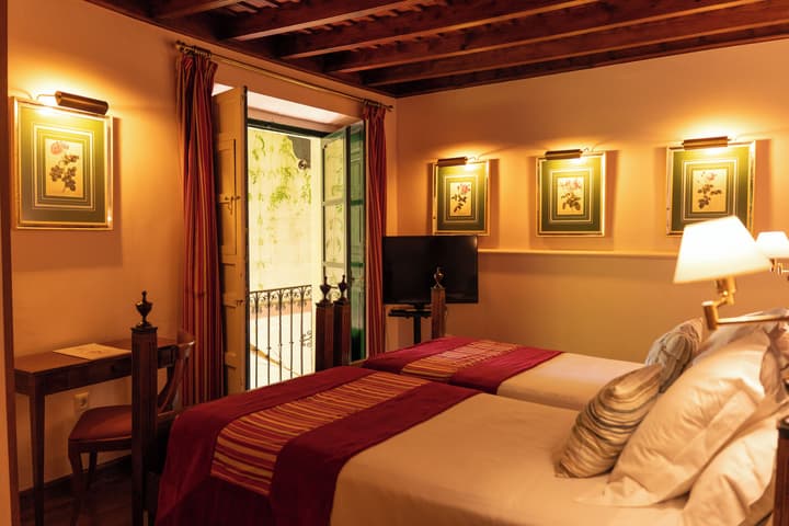 Las Casas de la Judería, Sevilla Historic City Center