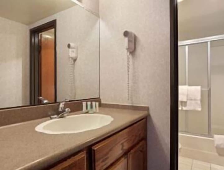 Travelodge by Wyndham Ocean Front